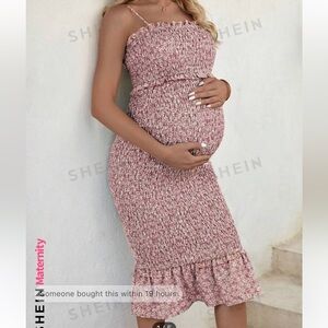 Pink fitted stretchy maternity dress